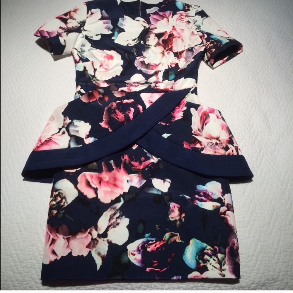 Finders Keepers •floral cap sleeve navy base dress